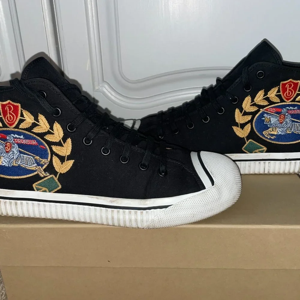 Burberry Sneakers - Picture 2 of 3